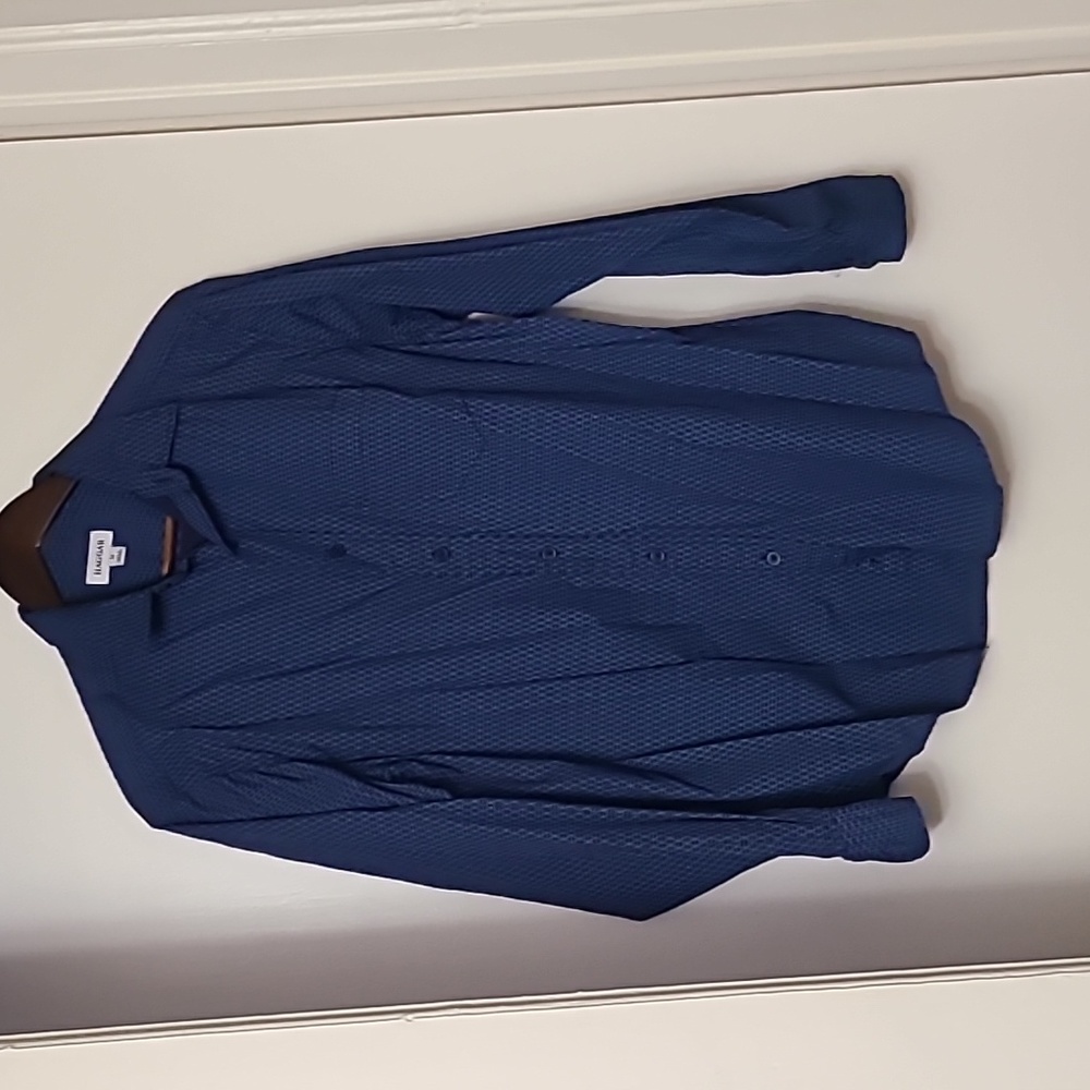 Mens dark blue haggar button up with pattern long sleeve.